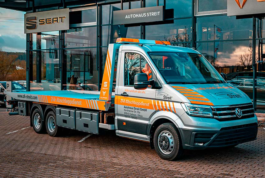 850x570_Druckwelt-Trabert_Folierungen_AH-Streit-Abschlepper